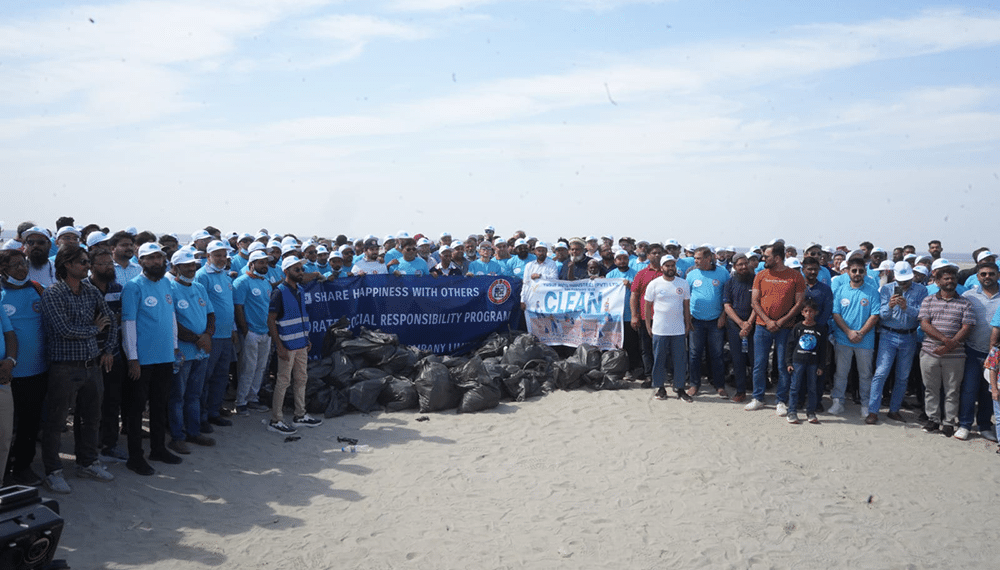 Pak Suzuki Leads Beach Cleaning Drive Under Clean-up the World Campaign